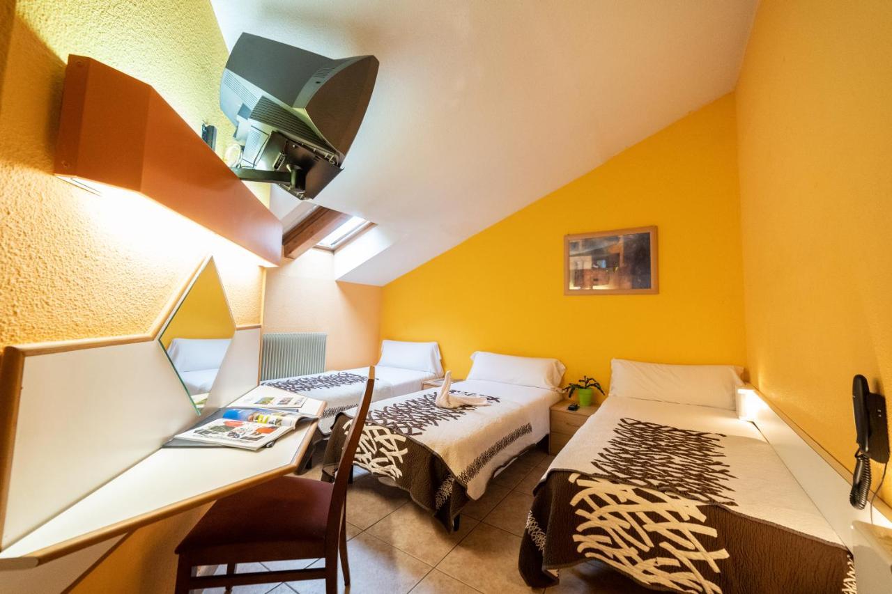 Hotel Les Terres ラルドーサ エクステリア 写真