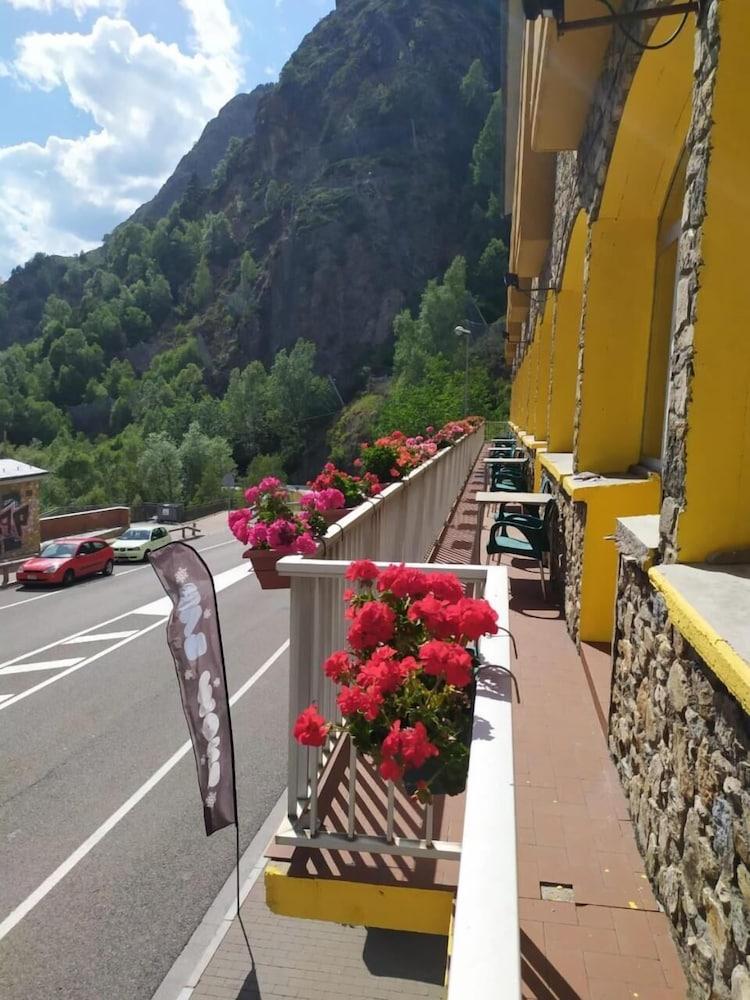 Hotel Les Terres ラルドーサ エクステリア 写真
